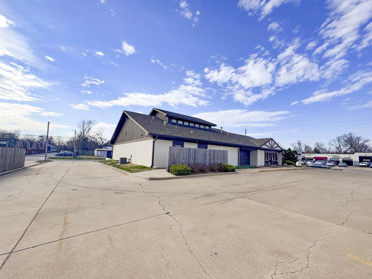 https://bt-photos.global.ssl.fastly.net/wichita/1280_boomver_1_670537-1.jpg