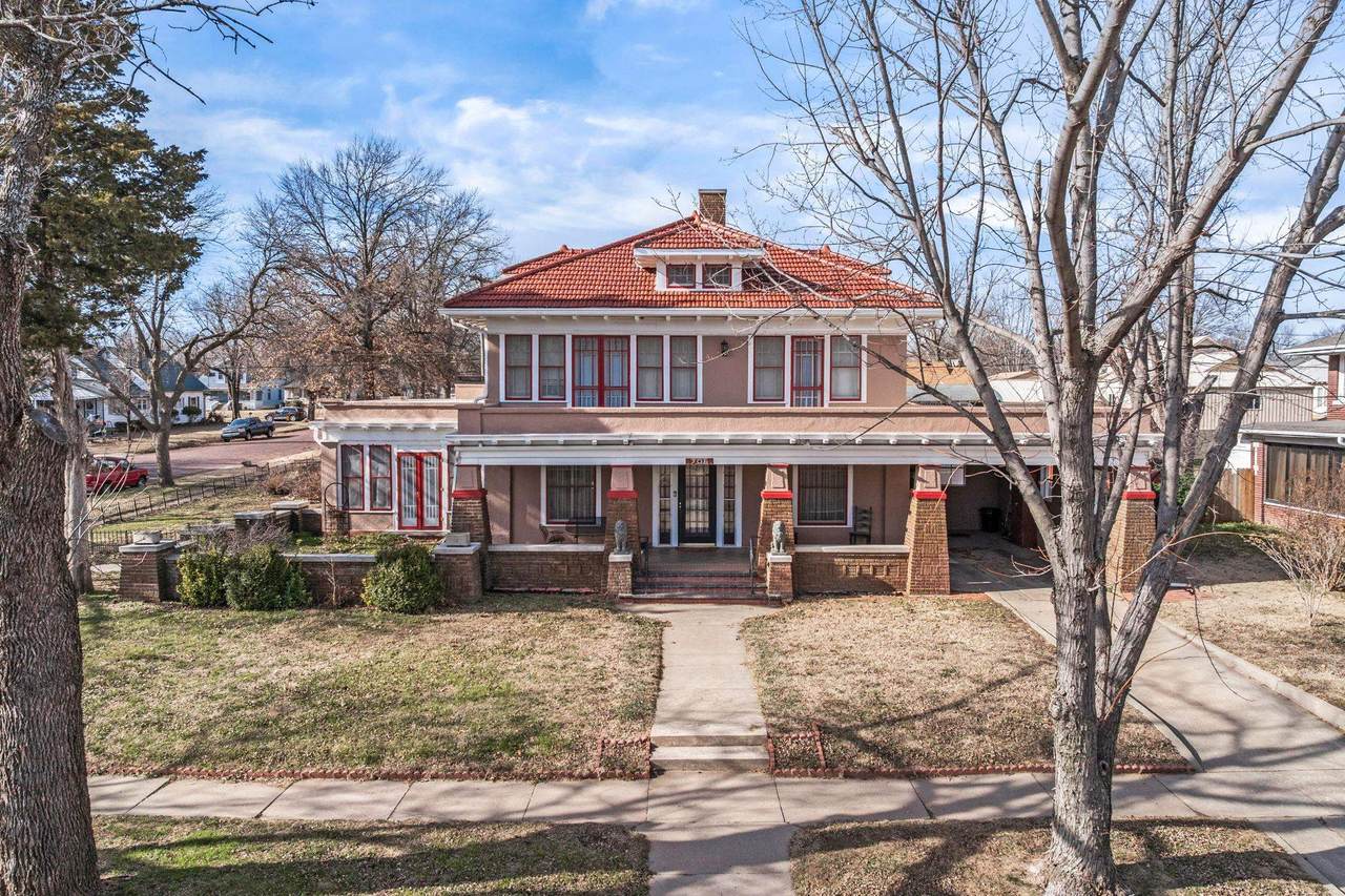 905 2nd St - Photo 1