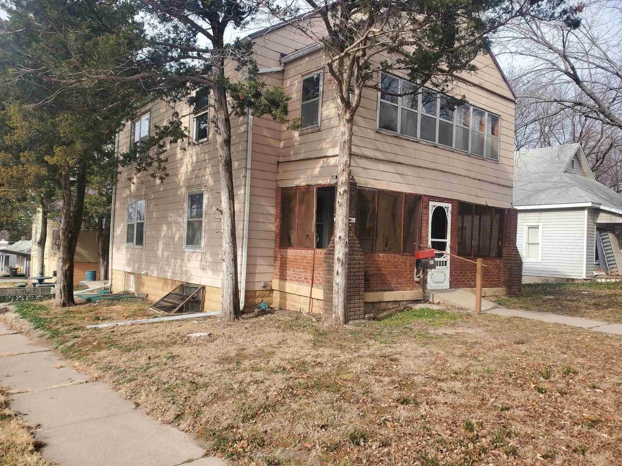 427 2nd - Photo 1