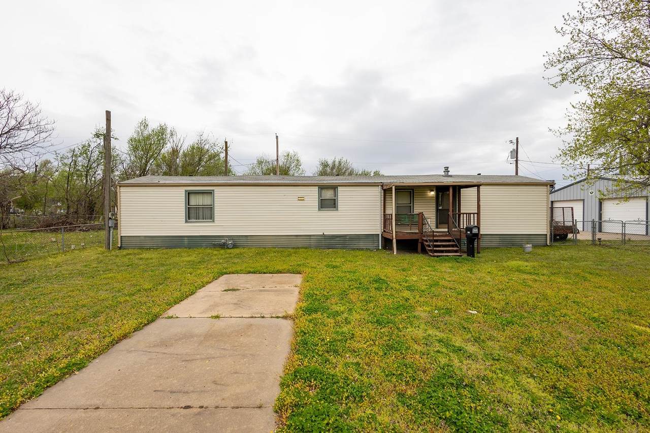 1635 Vine St. - Photo 1