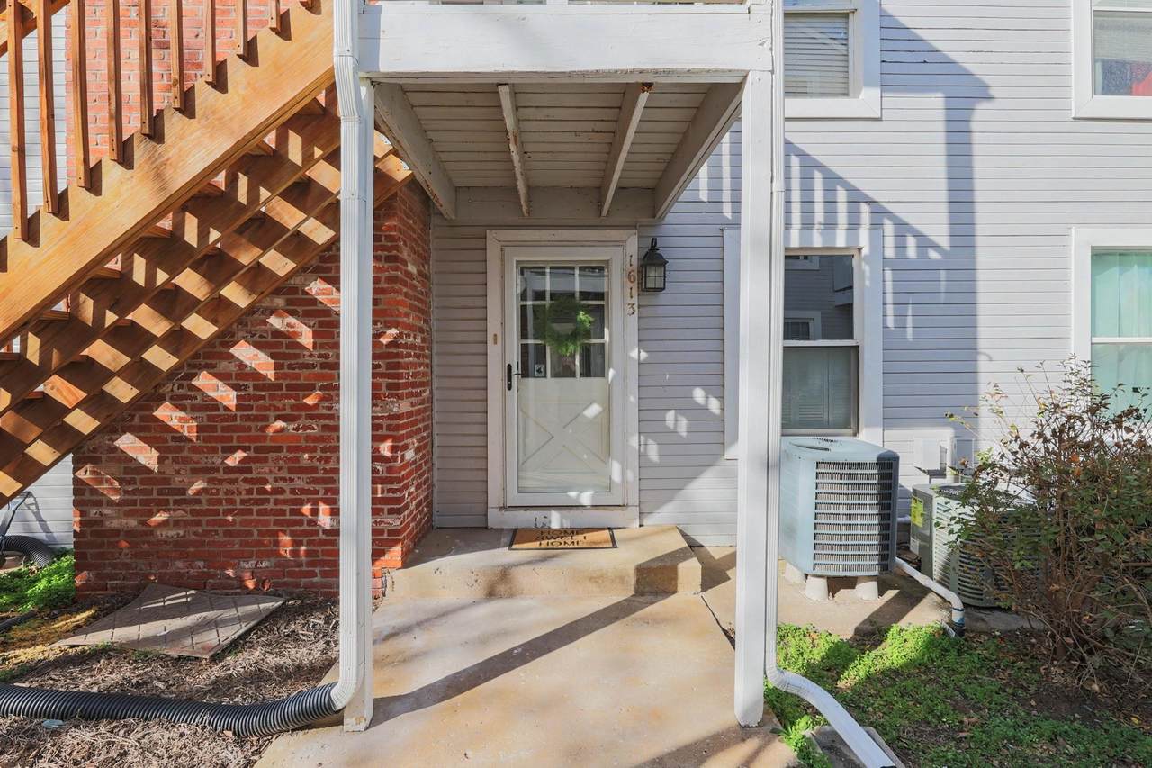 1717 Cypress Unit 1613 - Photo 1
