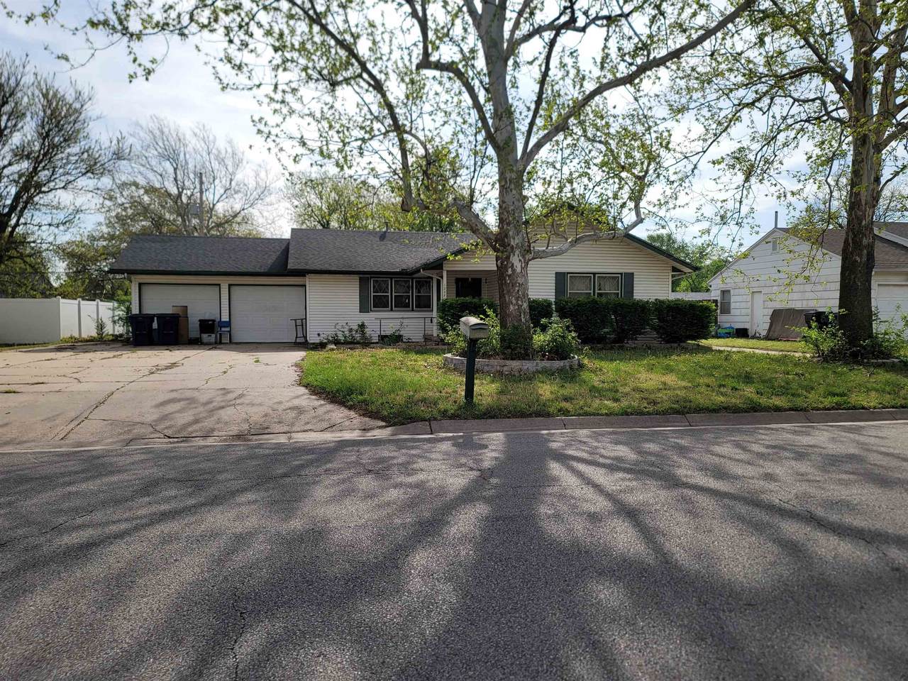 1208 Grandview Ave - Photo 1
