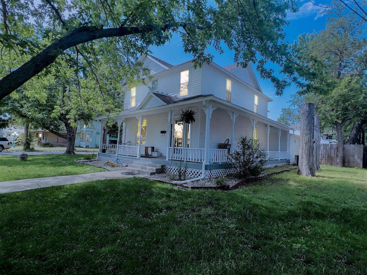 400 1st St - Photo 1