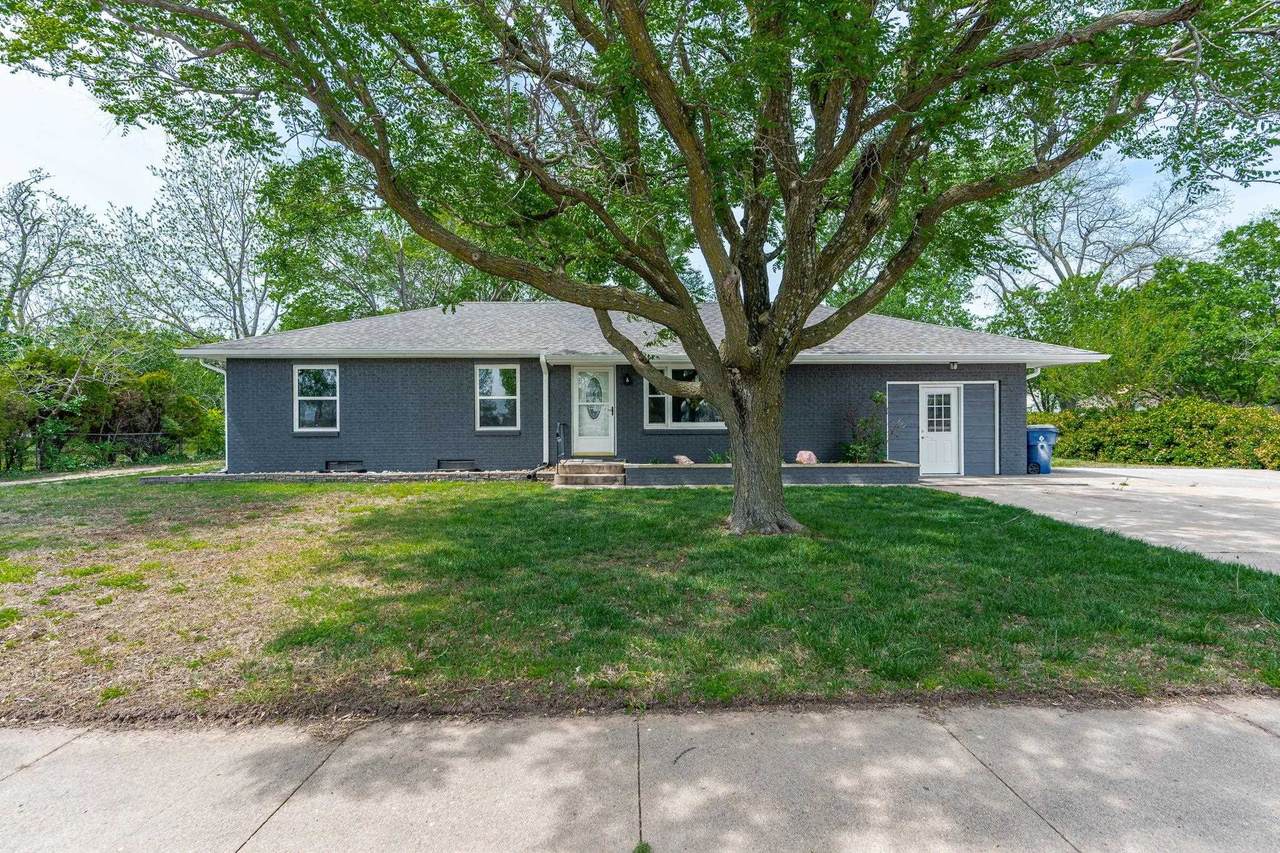 335 Sherman St - Photo 1