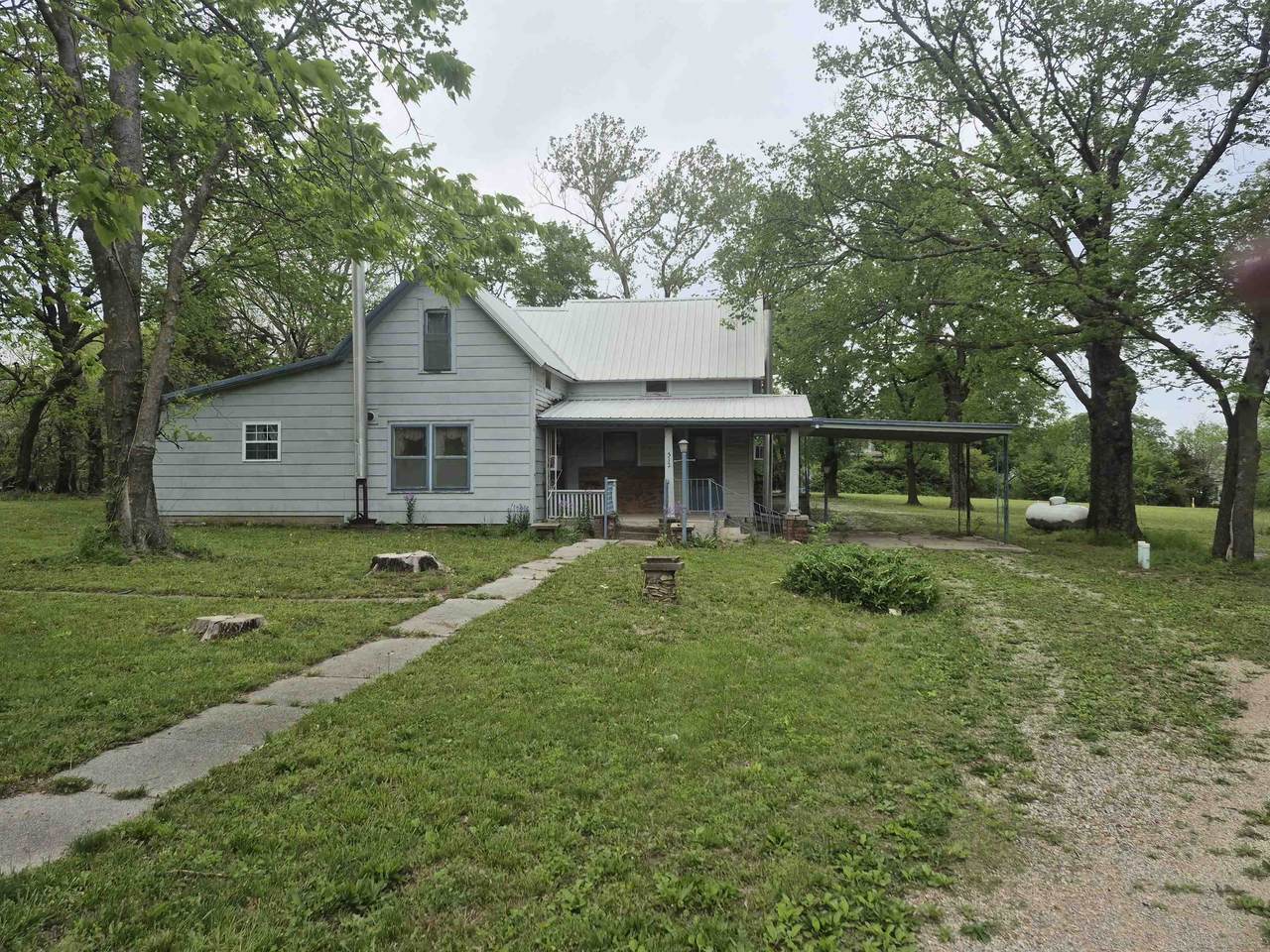 512 Greenwood Ave - Photo 1