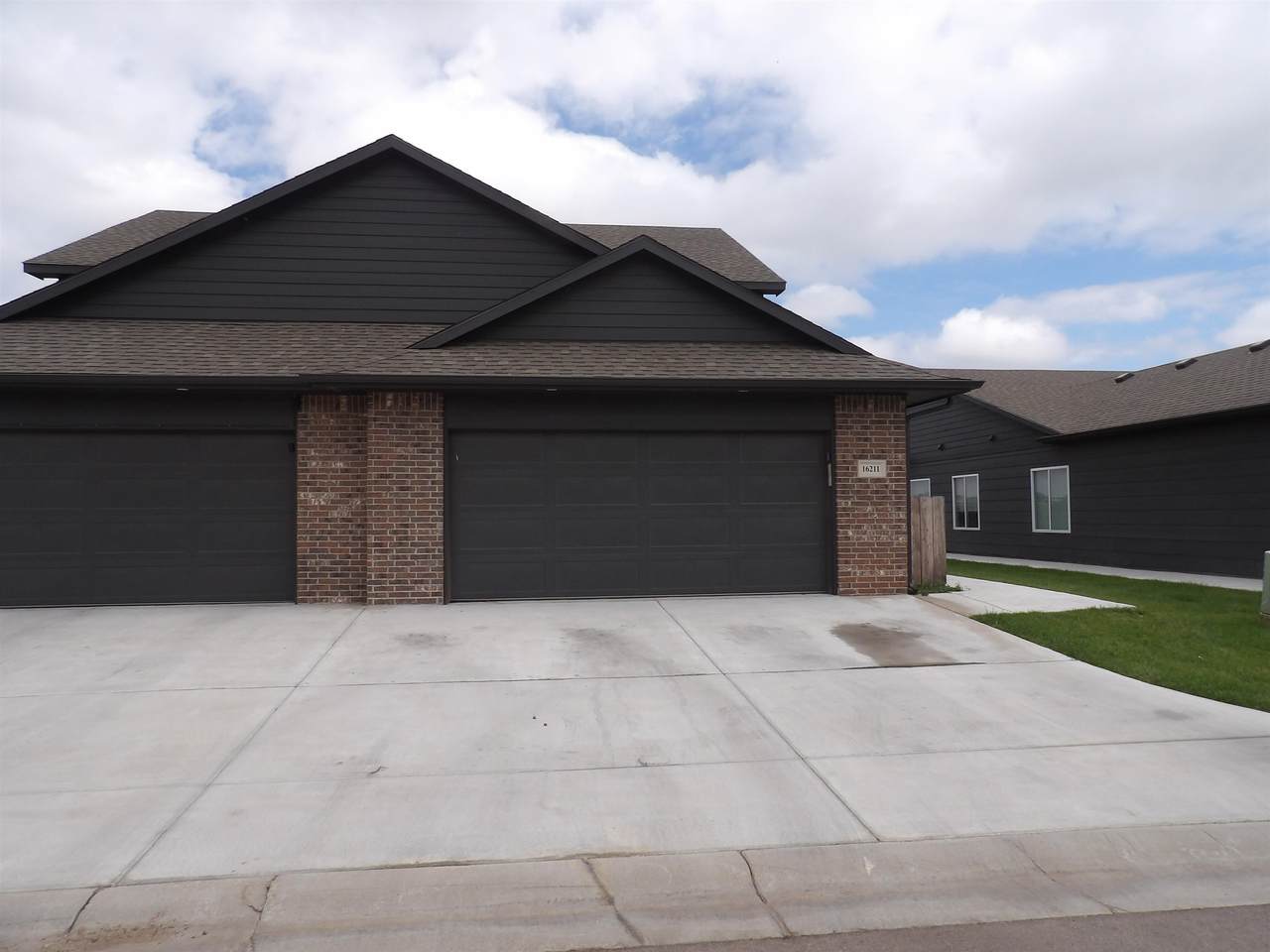 16211 Ike Ct - Photo 1