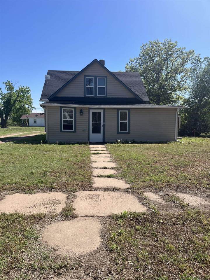 109 1st Ave. - Photo 1