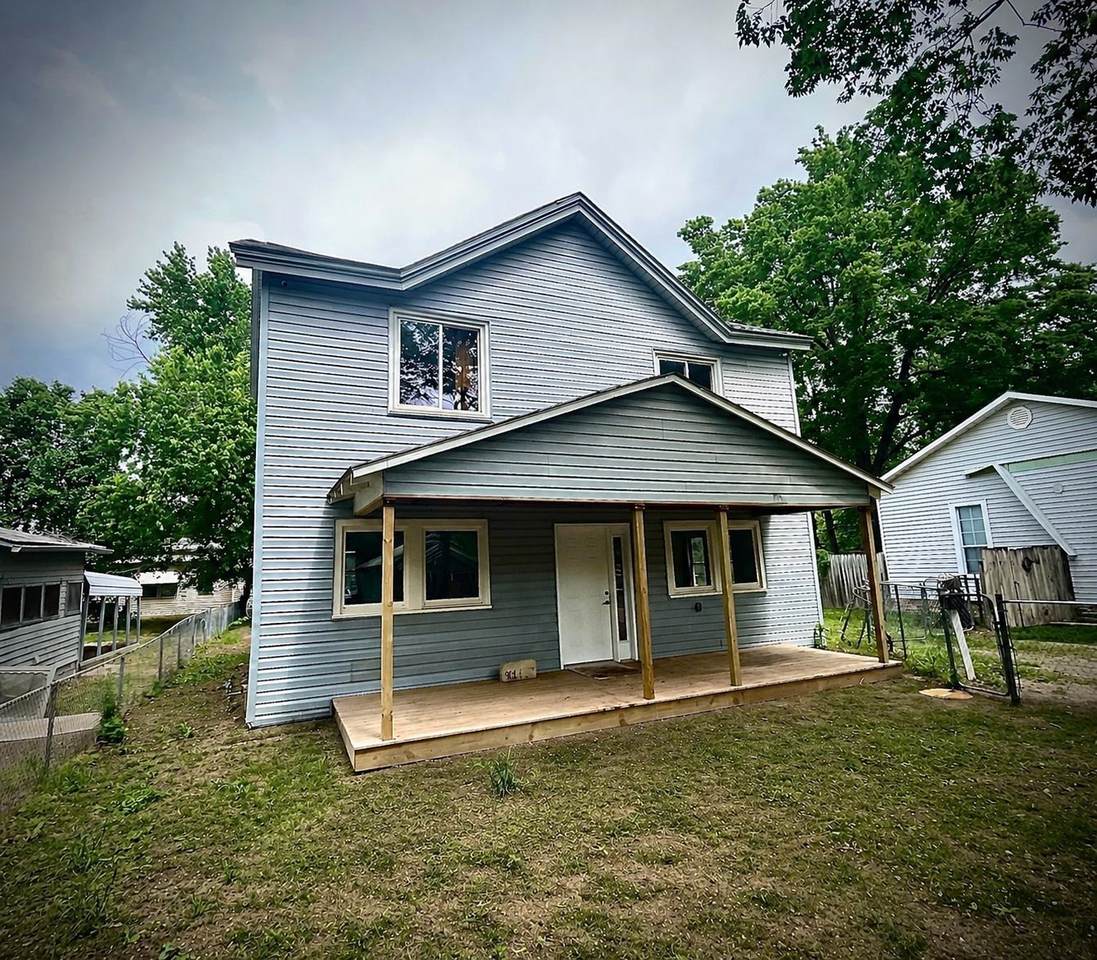904 5th Ave. - Photo 1