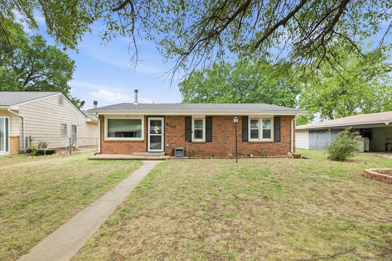 2110 Oak St - Photo 1