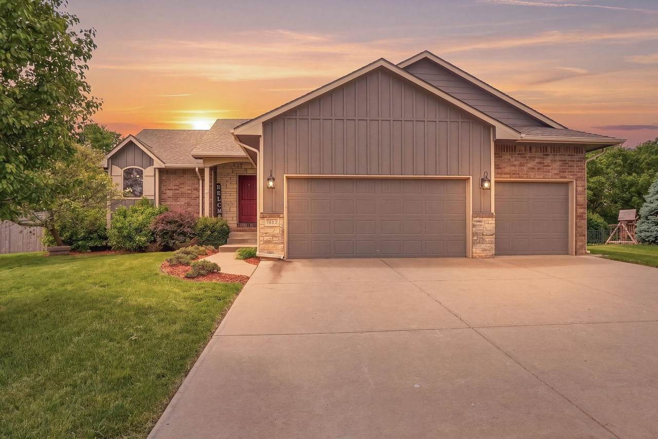 2615 Woodridge Ct - Photo 1