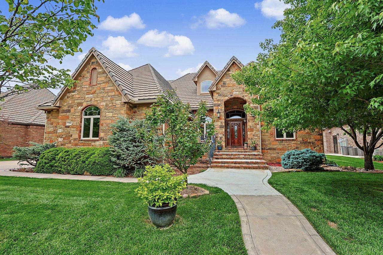 226 Prairie Point Ct - Photo 1