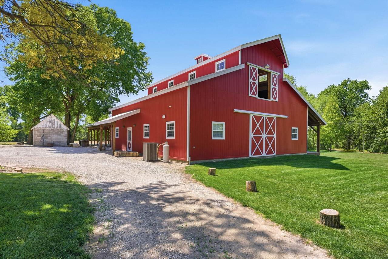 2959 Arapaho Rd - Photo 1