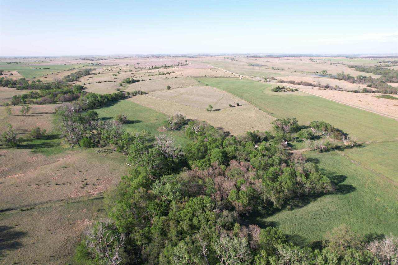 3942 V Road - Photo 1