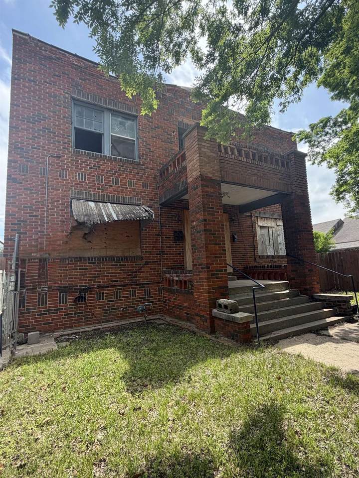 432 Minnesota - Photo 1