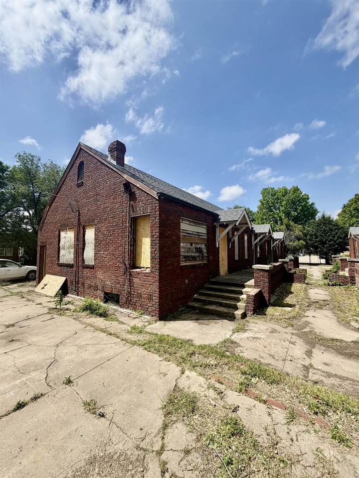 436 Minnesota - Photo 1