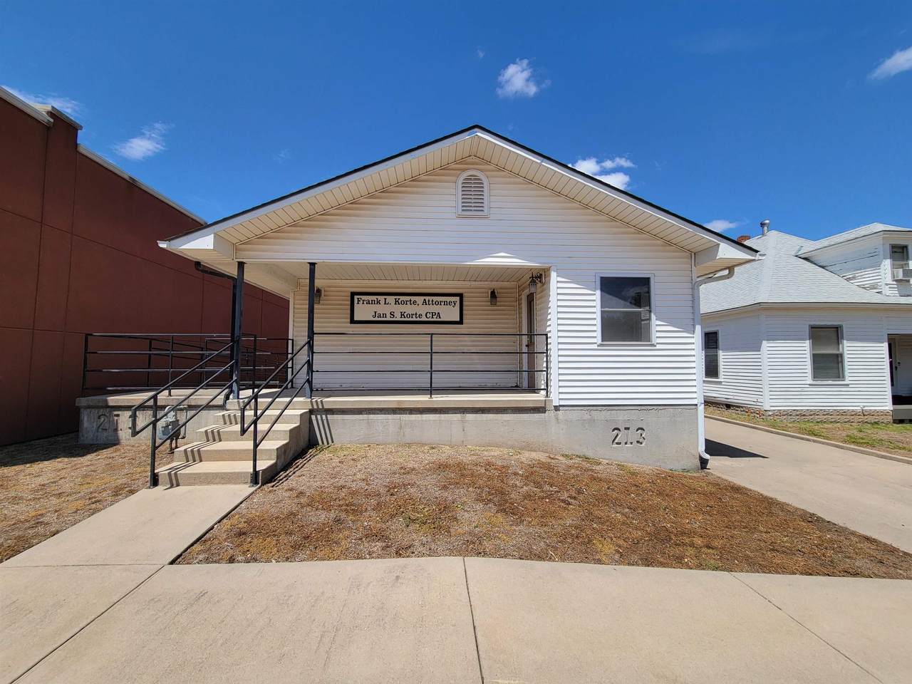 213 Harvey - Photo 1
