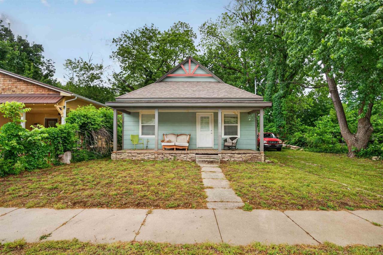 414 Andrews St - Photo 1