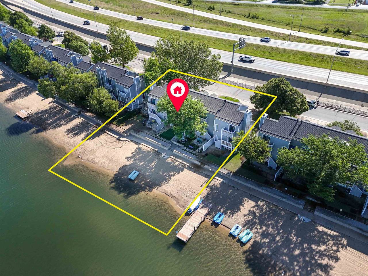 1105 Lakewind St - Photo 1