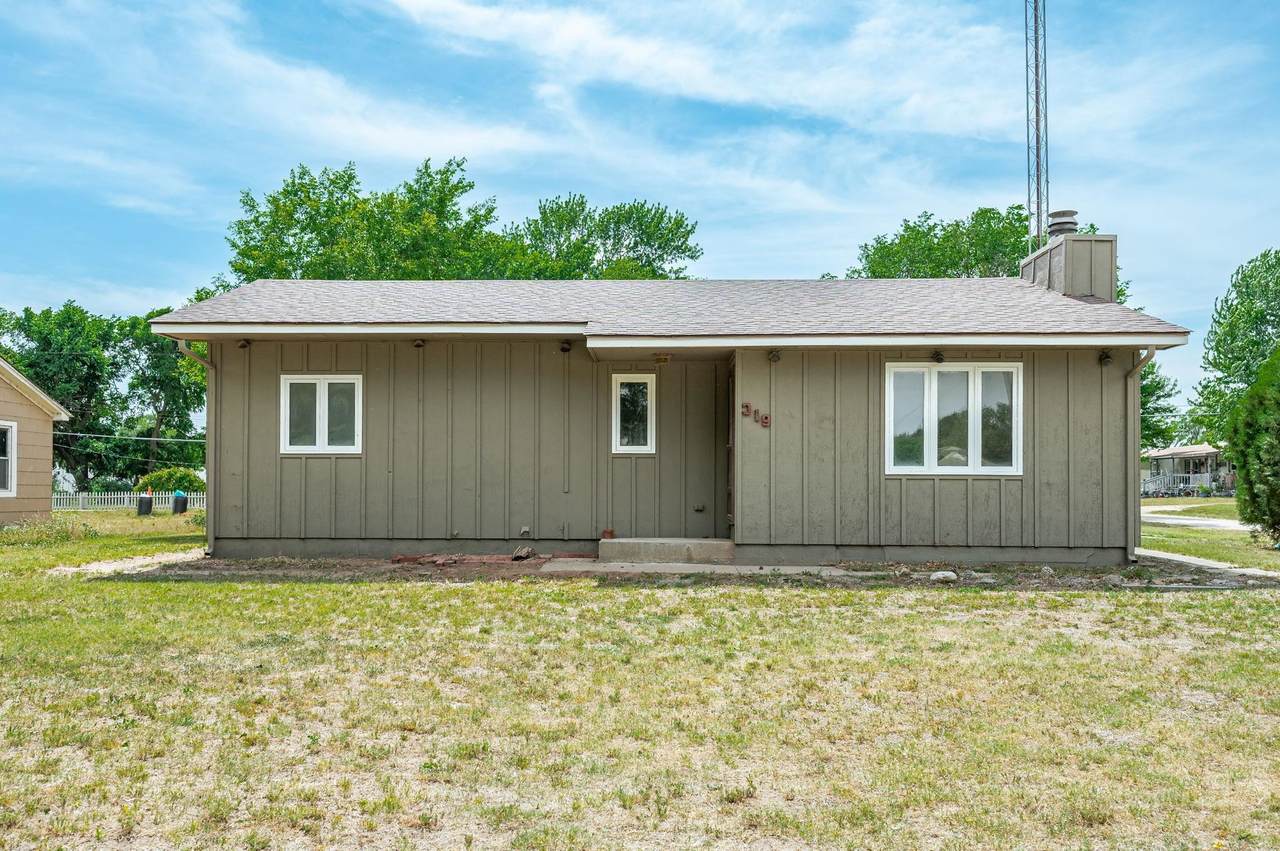 319 Magnolia - Photo 1