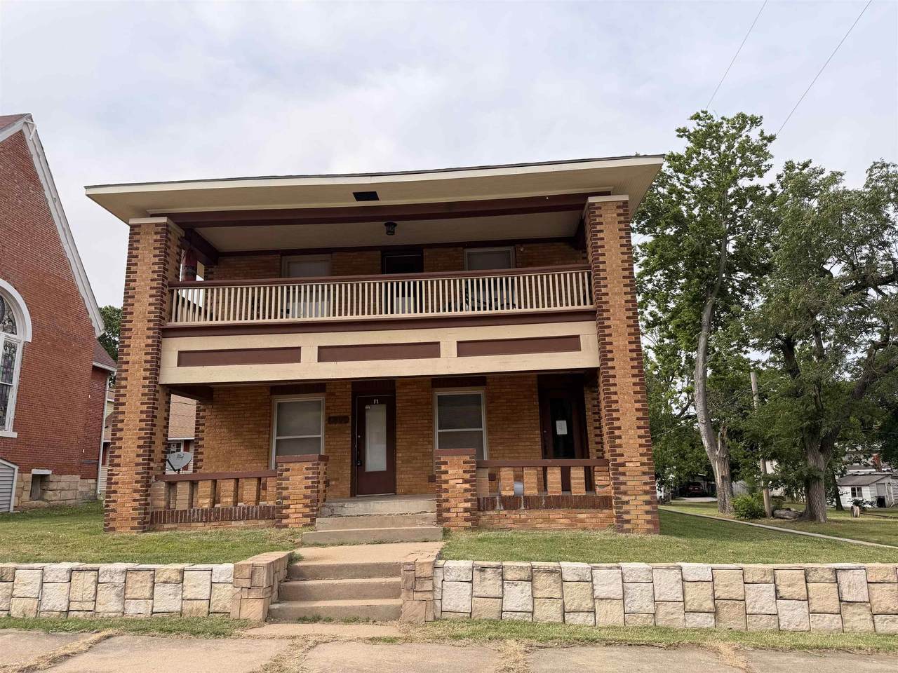 308 5th Ave - Photo 1
