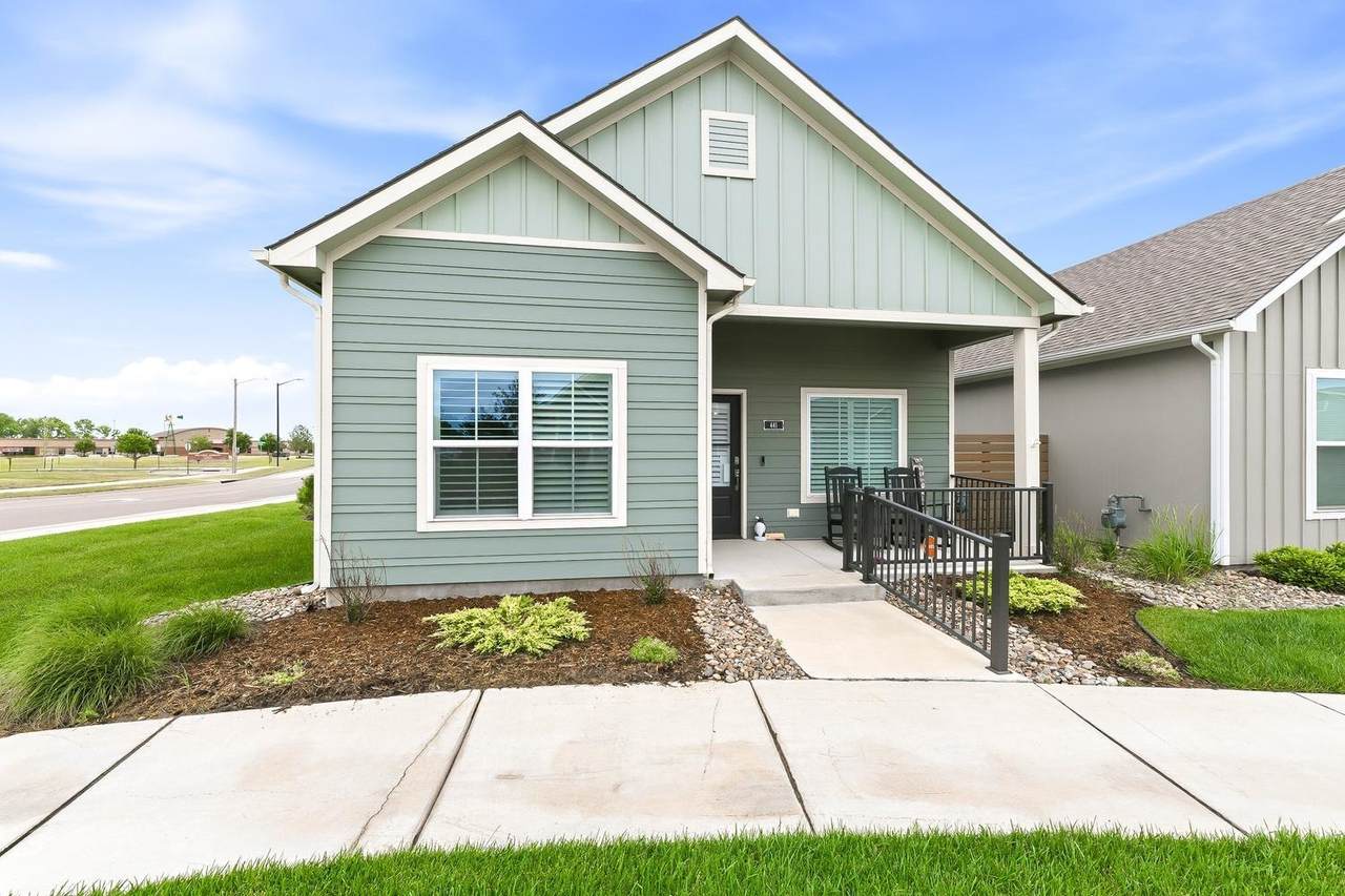 441 Douglas Ave - Photo 1