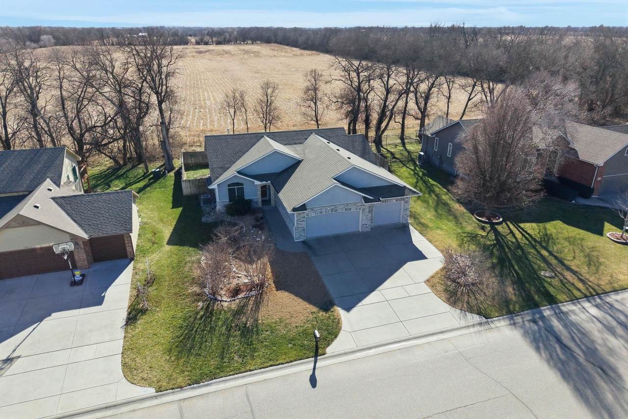 15609 Rosewood St - Photo 1