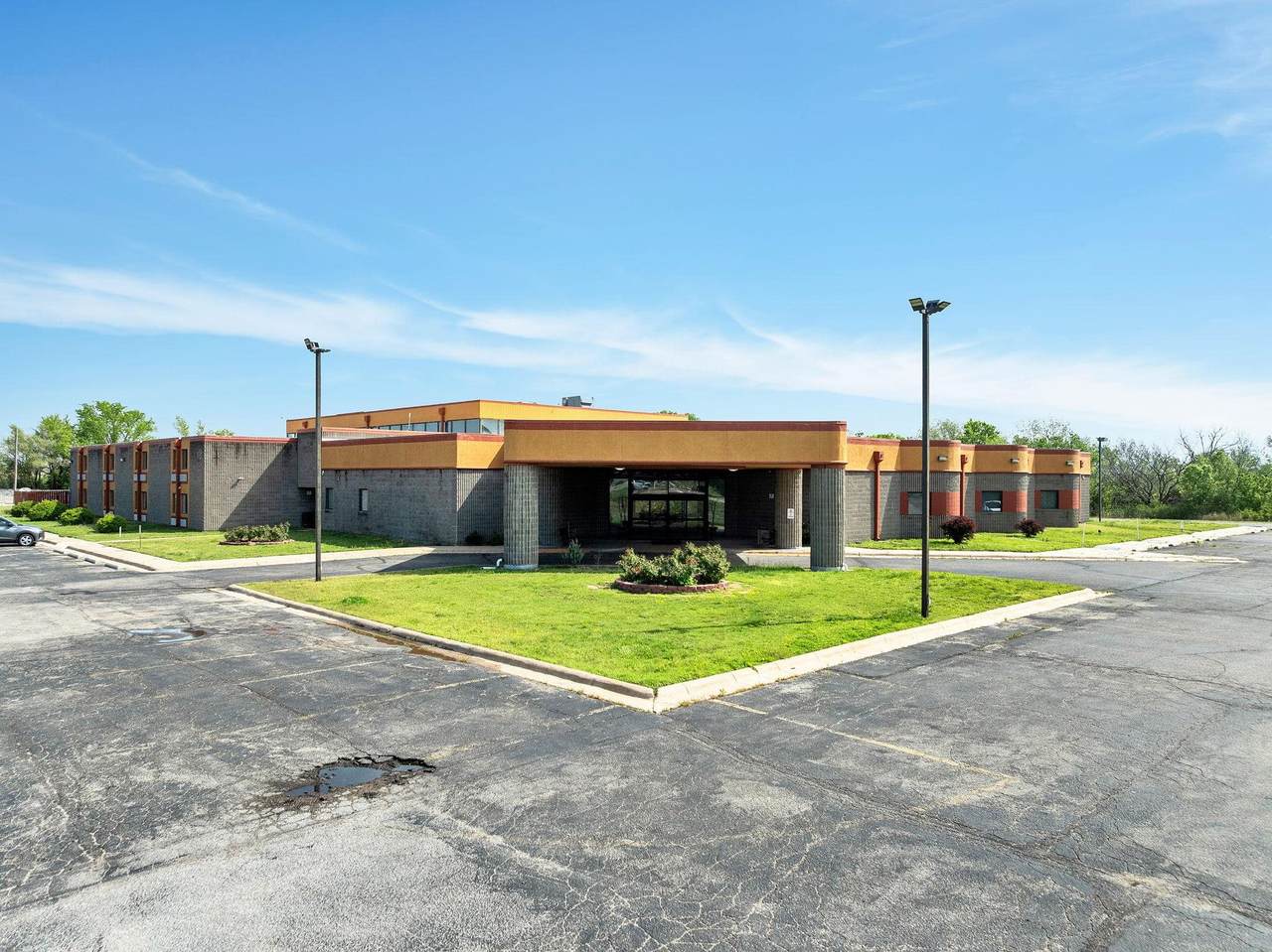 https://bt-photos.global.ssl.fastly.net/wichita/1280_boomver_1_673445-1.jpg