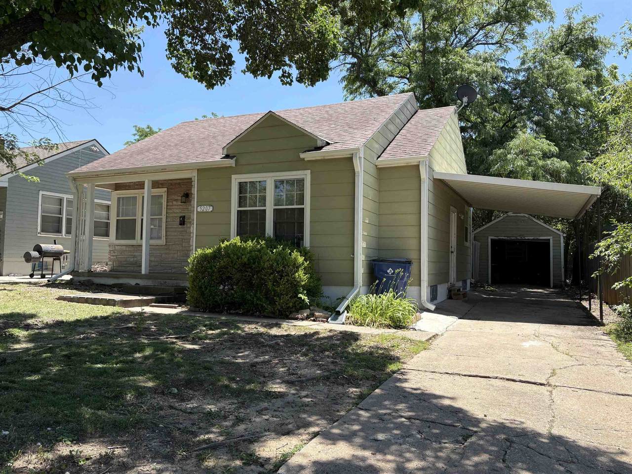 5207 Murdock - Photo 1