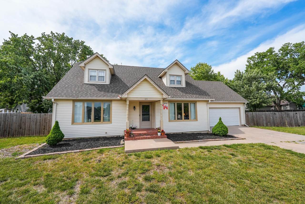 120 Lexington Ct - Photo 1