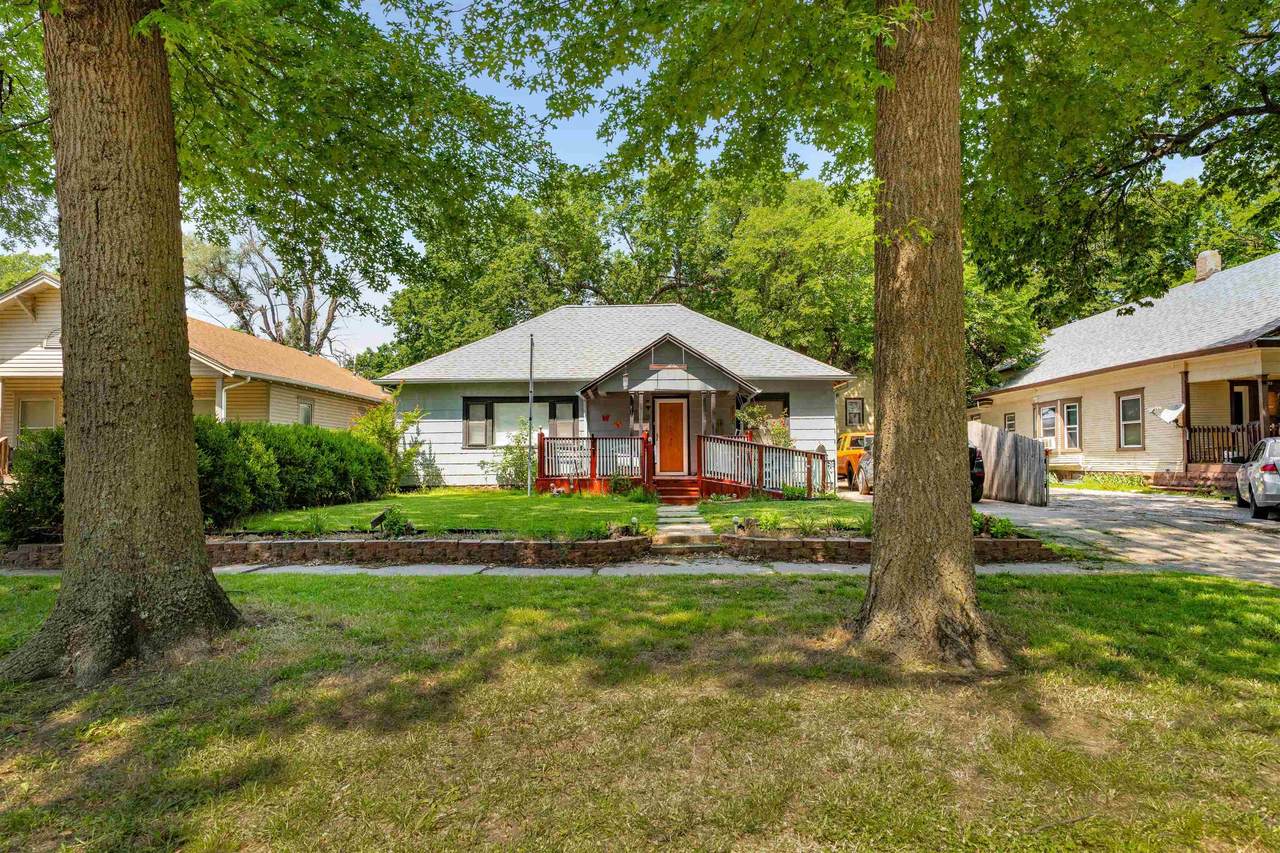 229 Sedgwick St - Photo 1