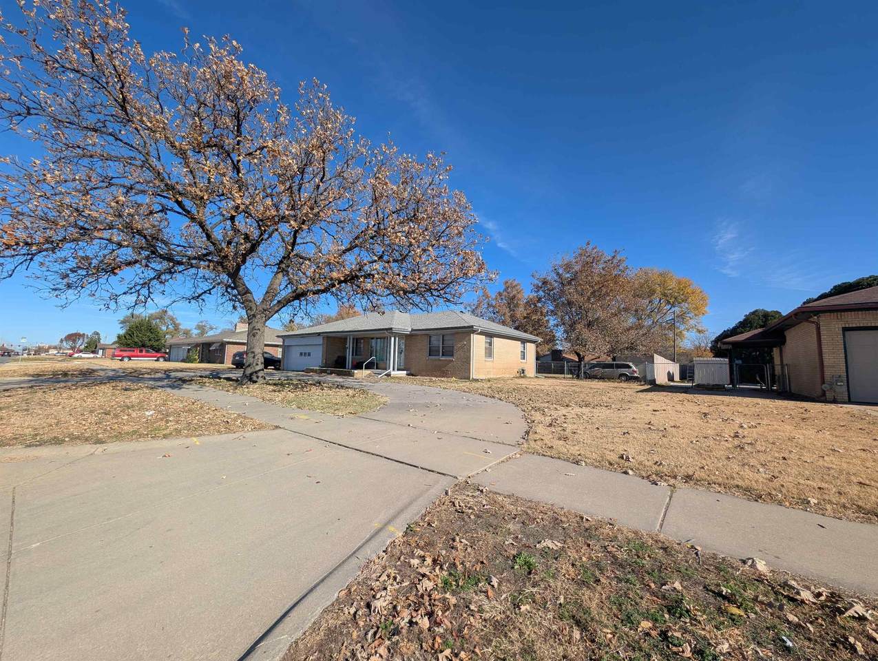 3334 Seneca St - Photo 1