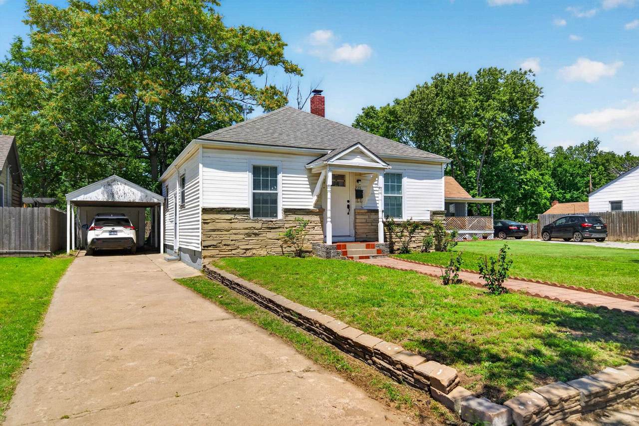 2135 Washington - Photo 1