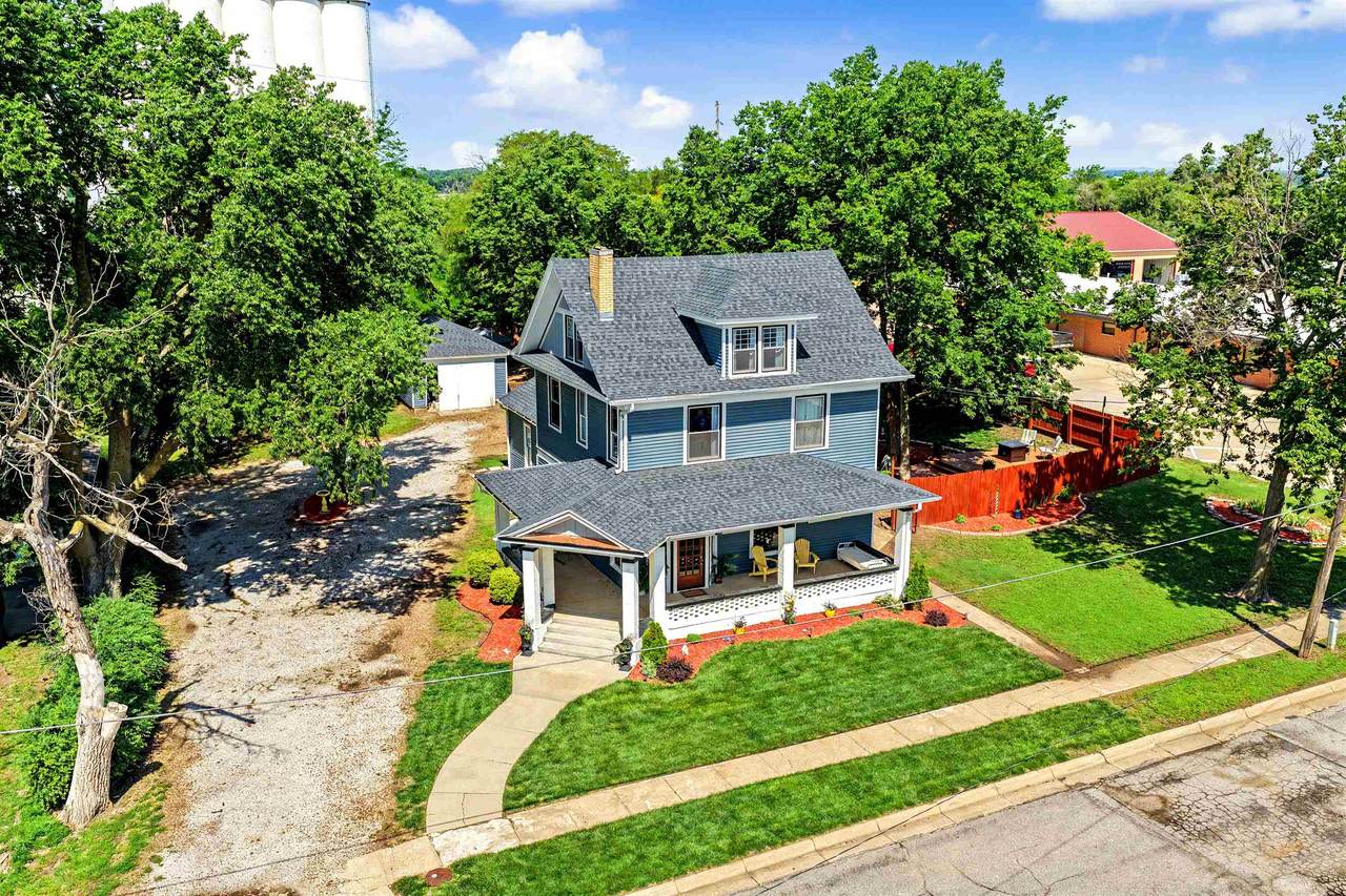 301 Mill St - Photo 1
