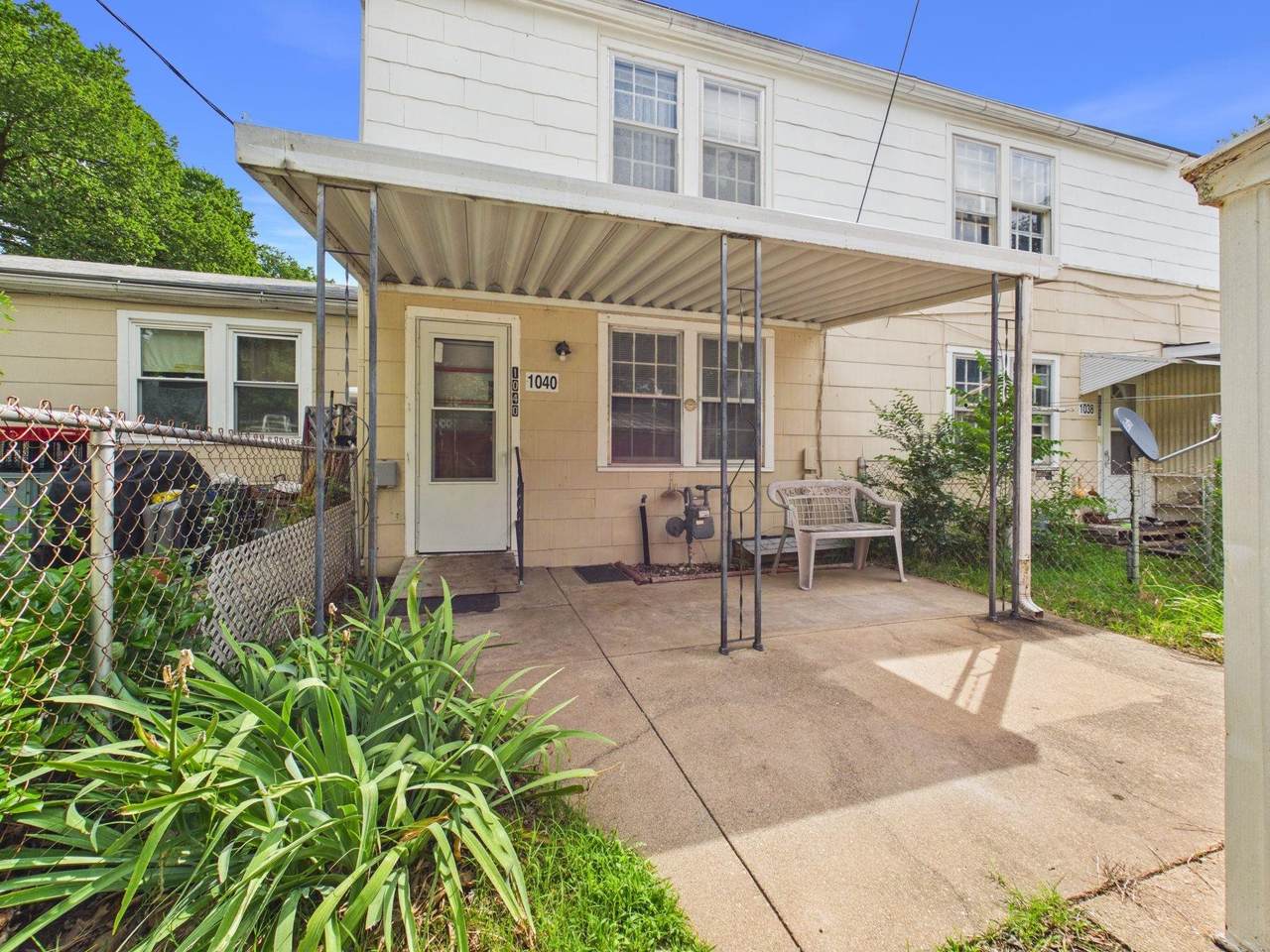 1040 Pershing - Photo 1