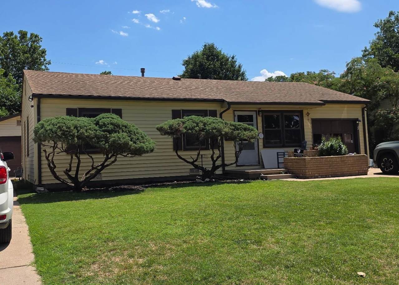 1407 Crowley St - Photo 1