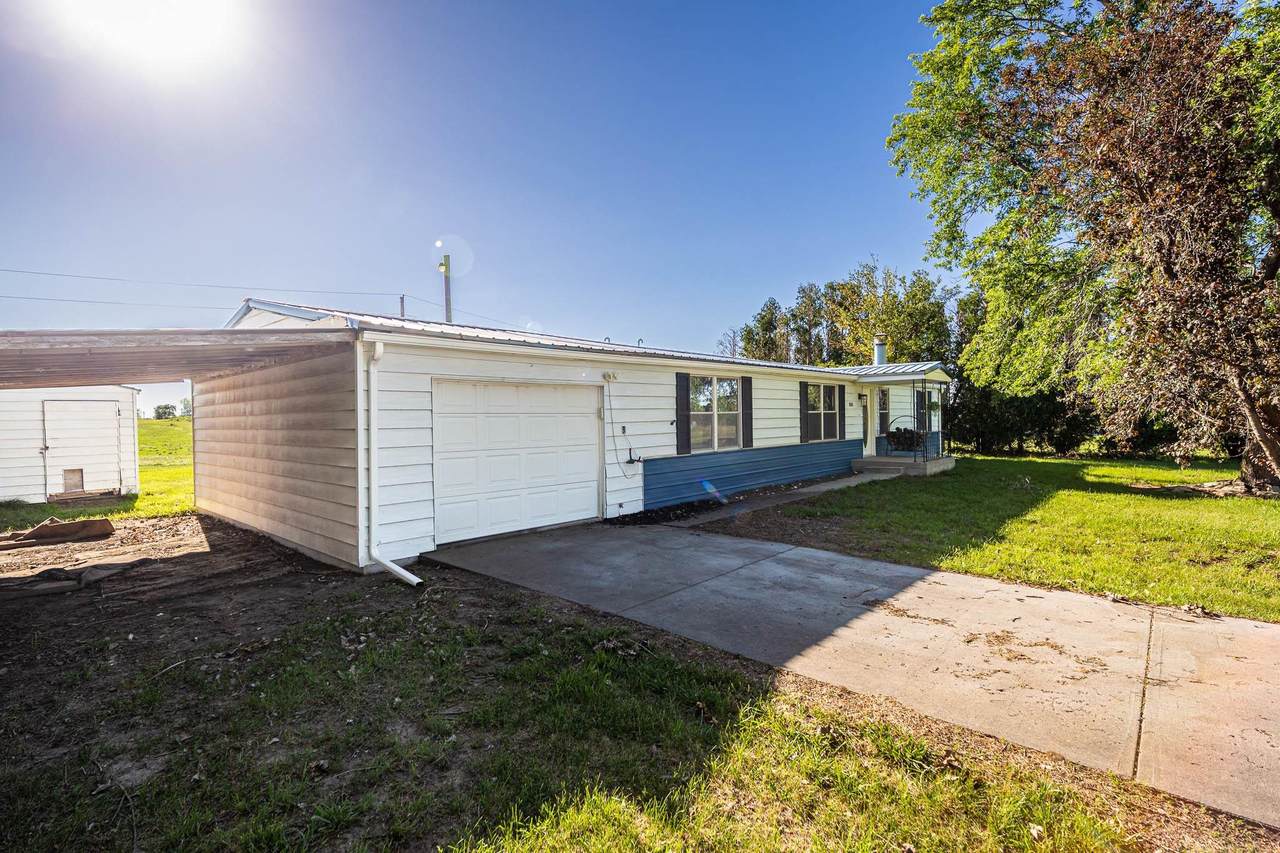 1685 154th Rd - Photo 1