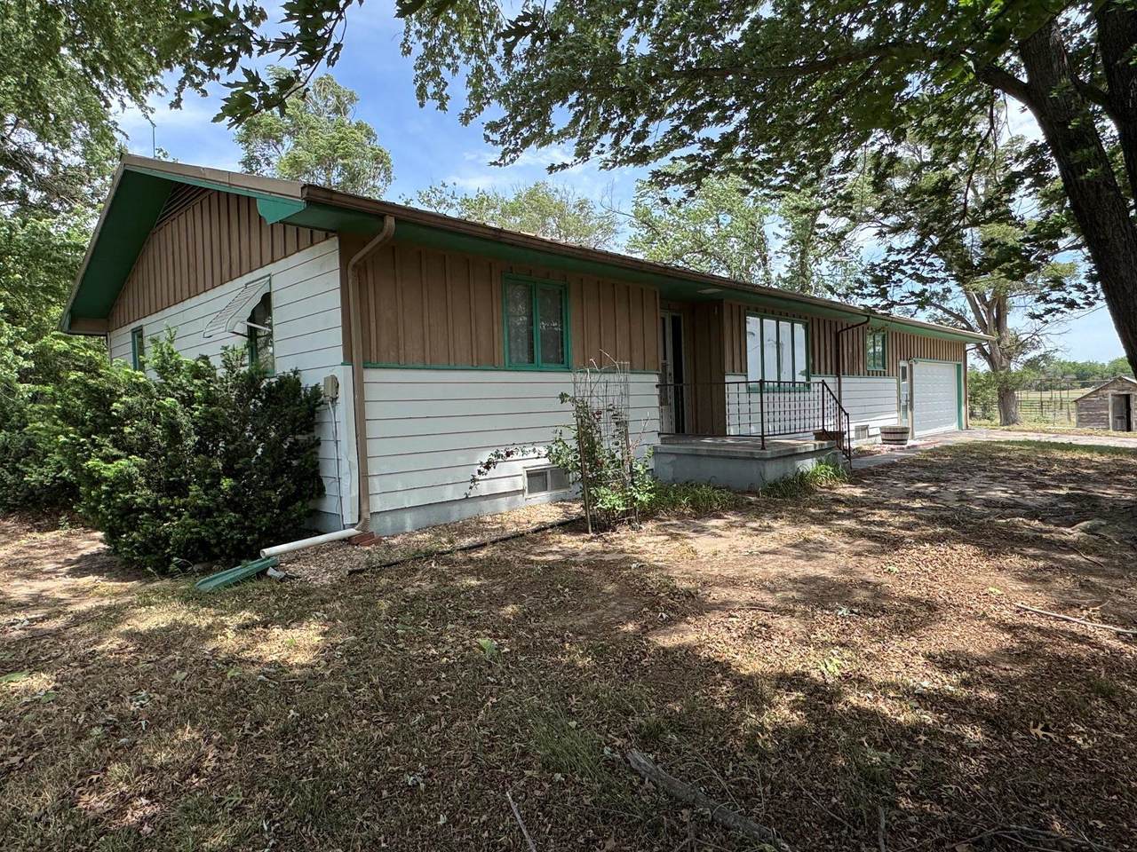 914 Burmac Rd. - Photo 1