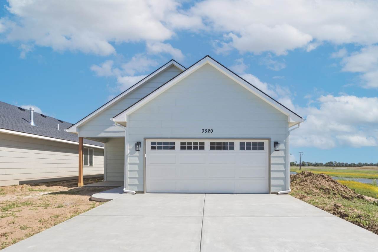 3520 Azalea St - Photo 1
