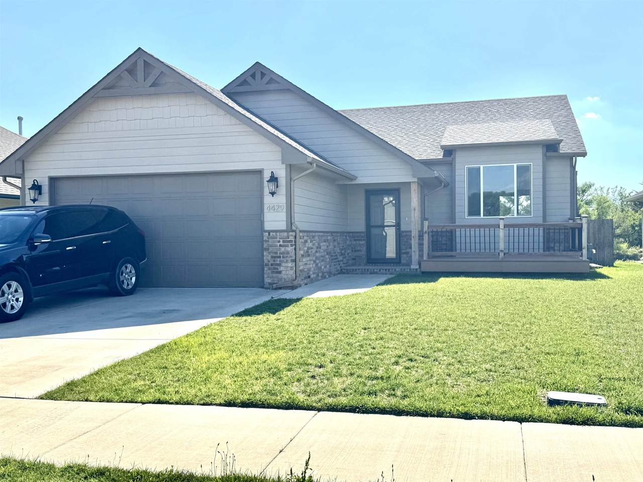 4429 Mount Carmel - Photo 1