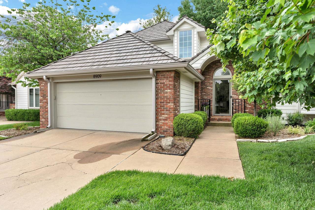 8909 Bradford Circle - Photo 1