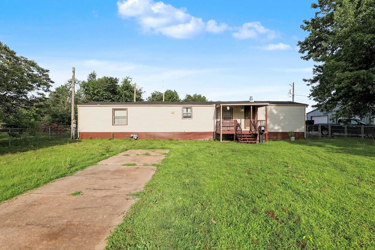 1635 Vine St - Photo 1