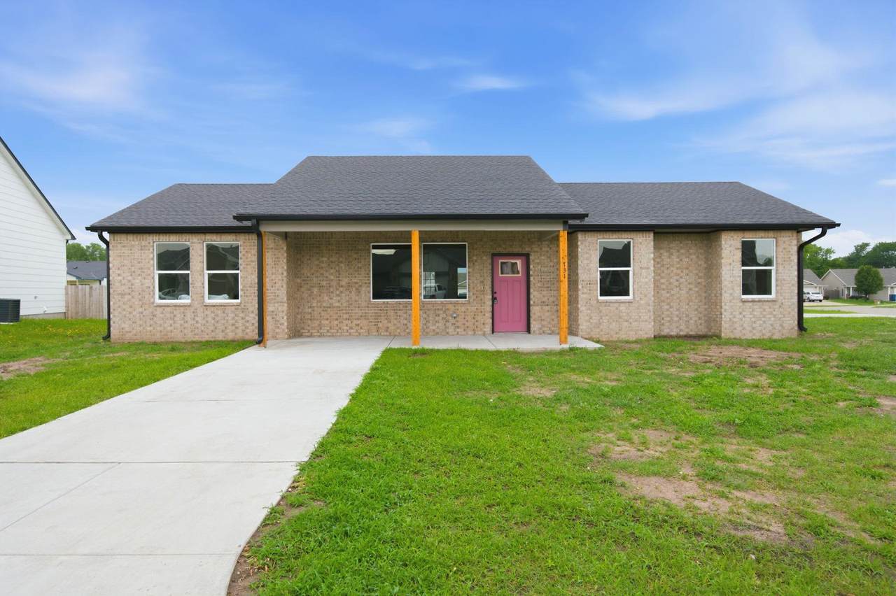 731 Wakefield Ave - Photo 1