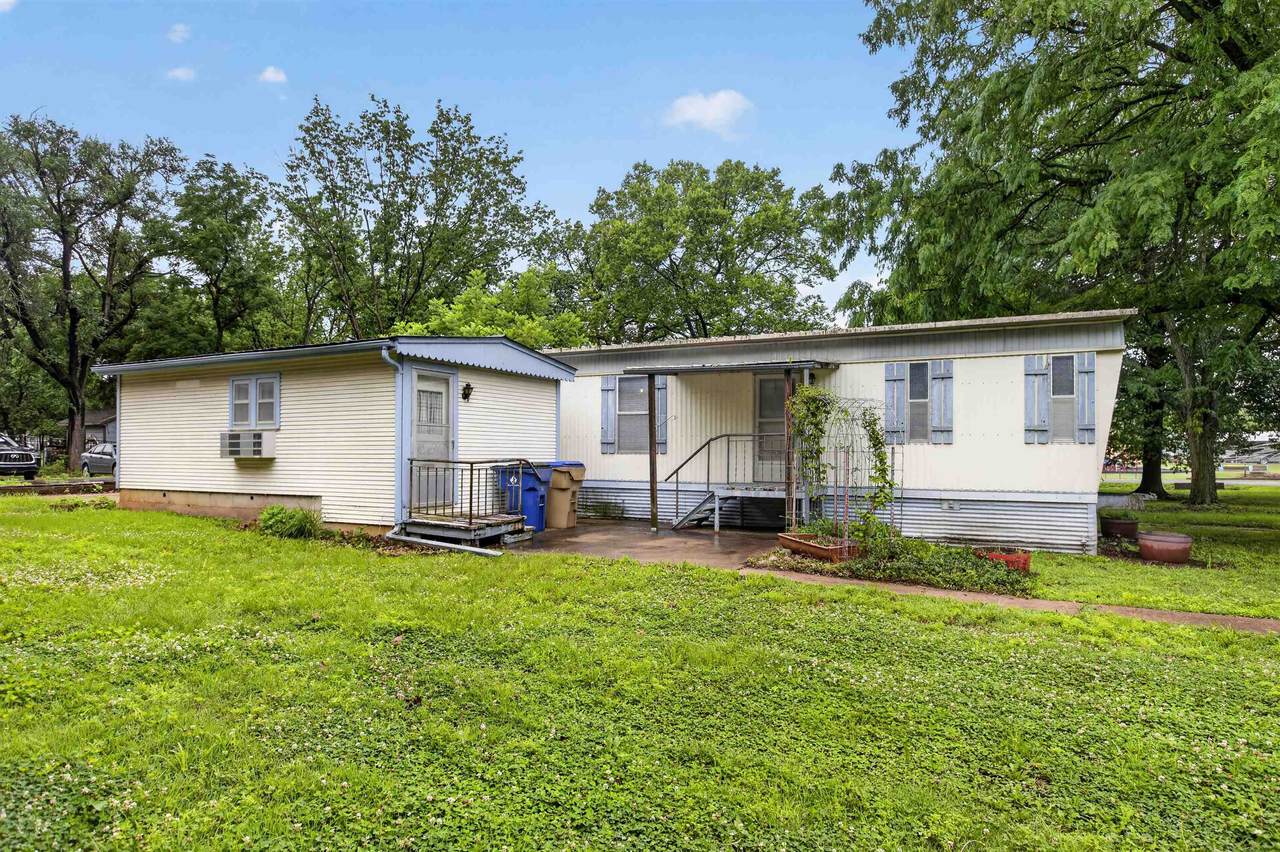 607 Highland - Photo 1