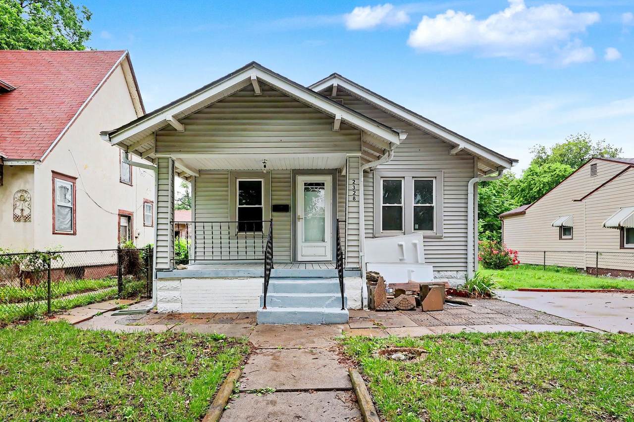 2328 Maple - Photo 1