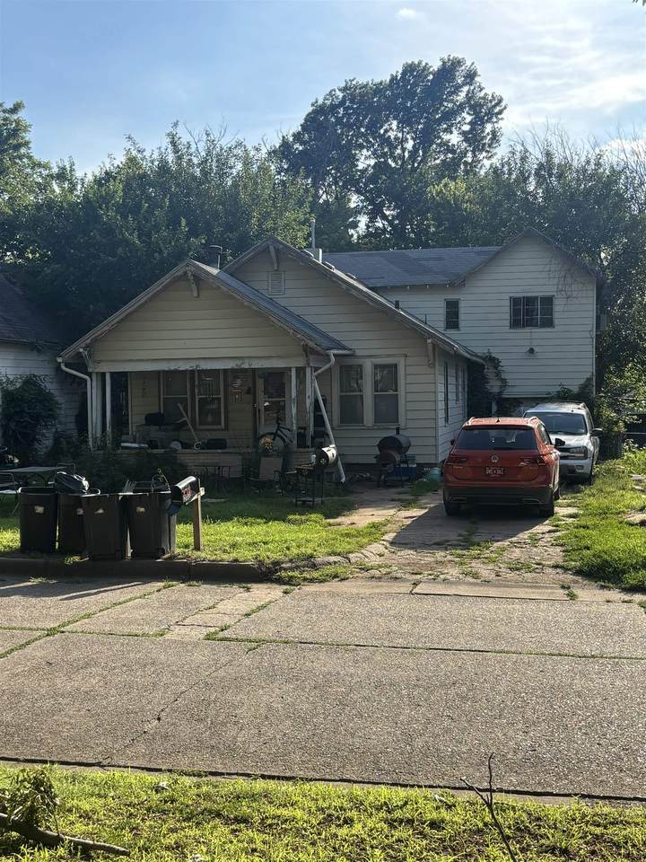 207 Michigan - Photo 1