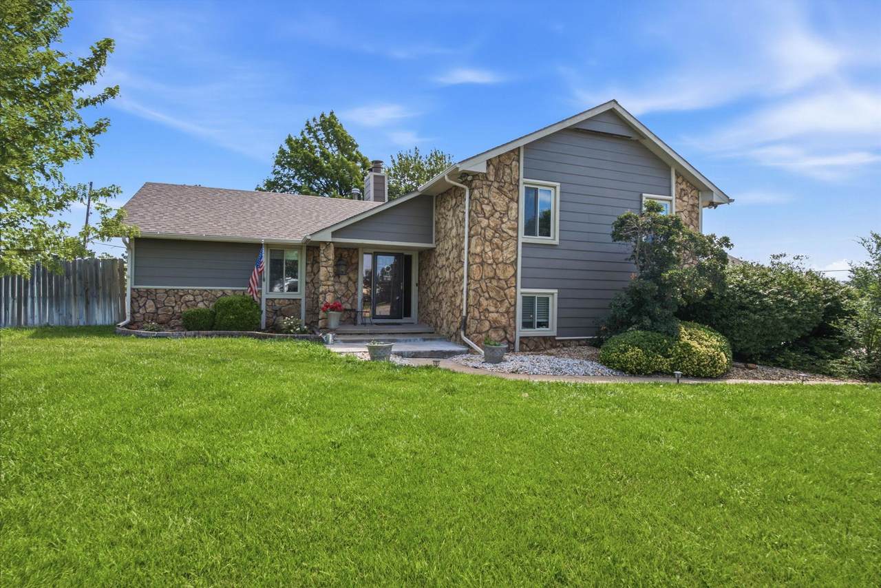 114 Pine View Drive - Photo 1
