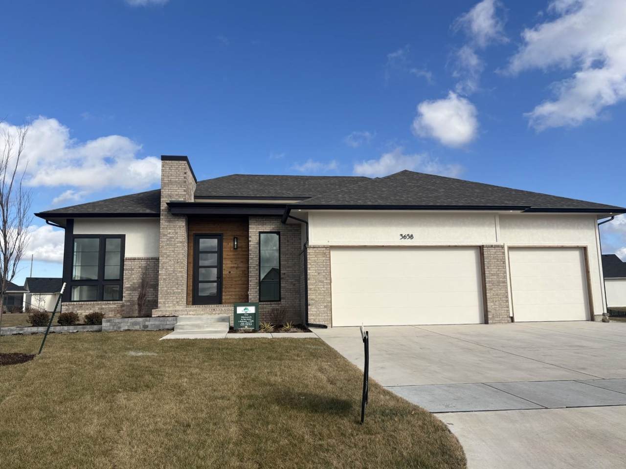 3658 Bristol Ct - Photo 1