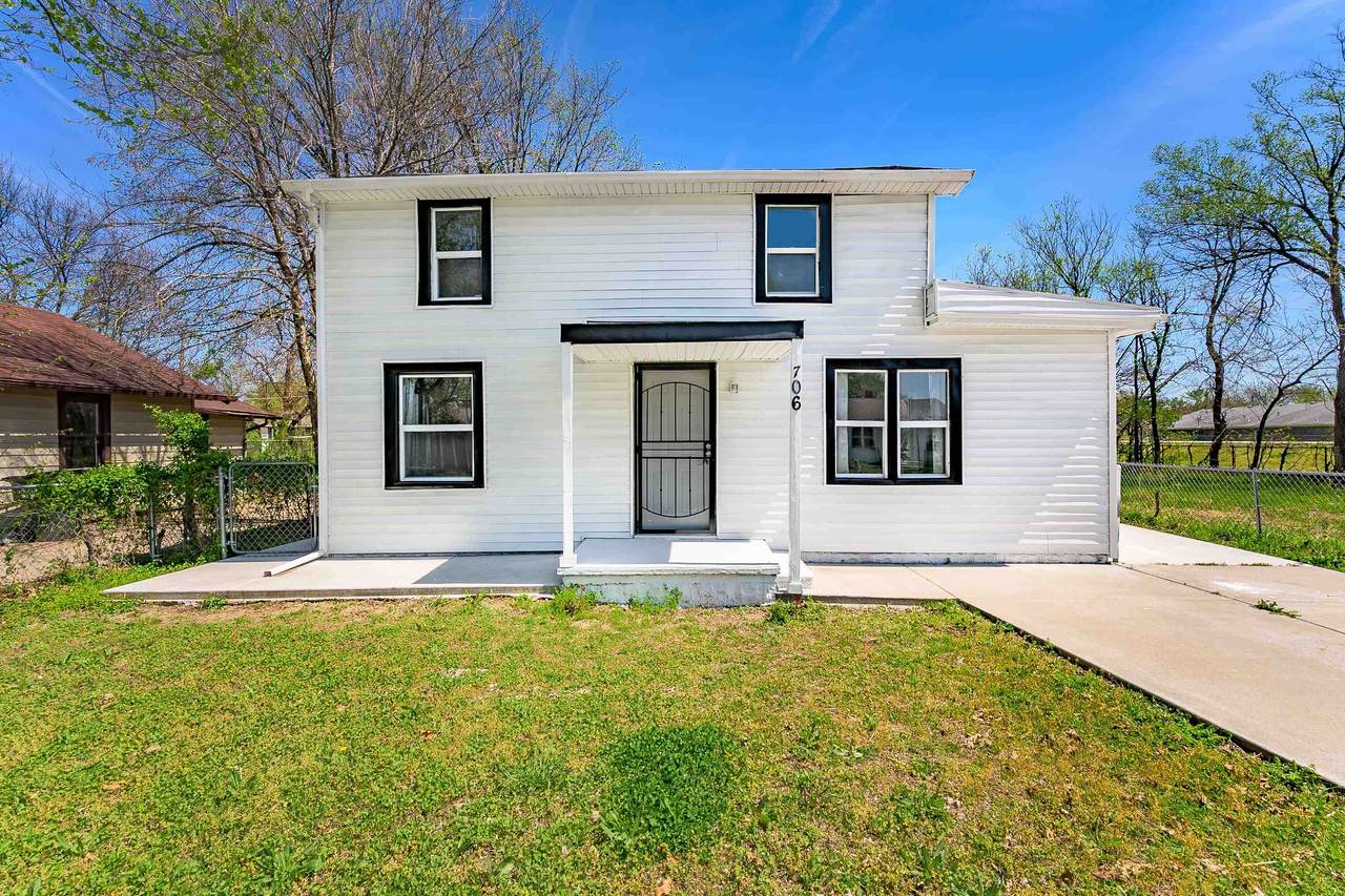 706 Piatt Ave - Photo 1