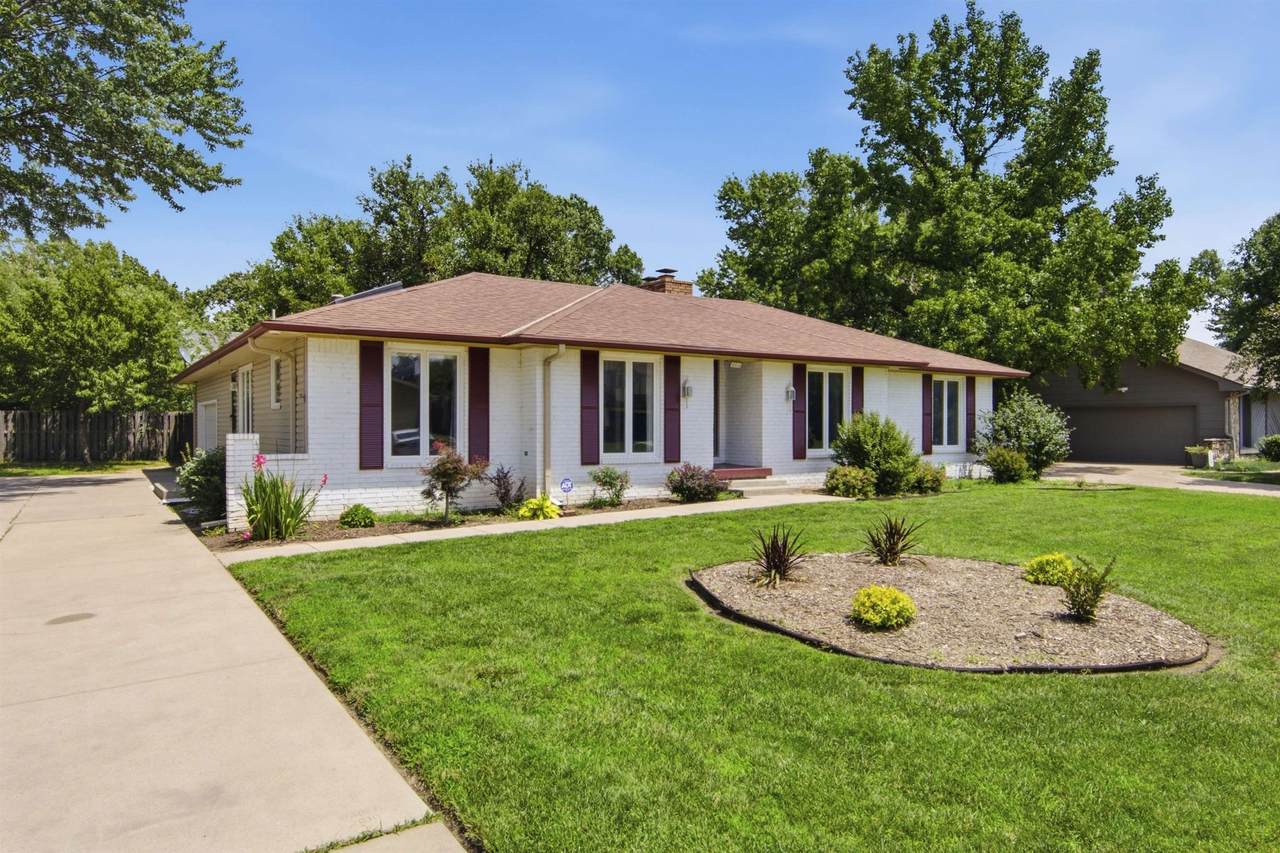 2314 Bromfield - Photo 1