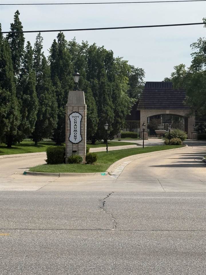 7077 Central - Photo 1
